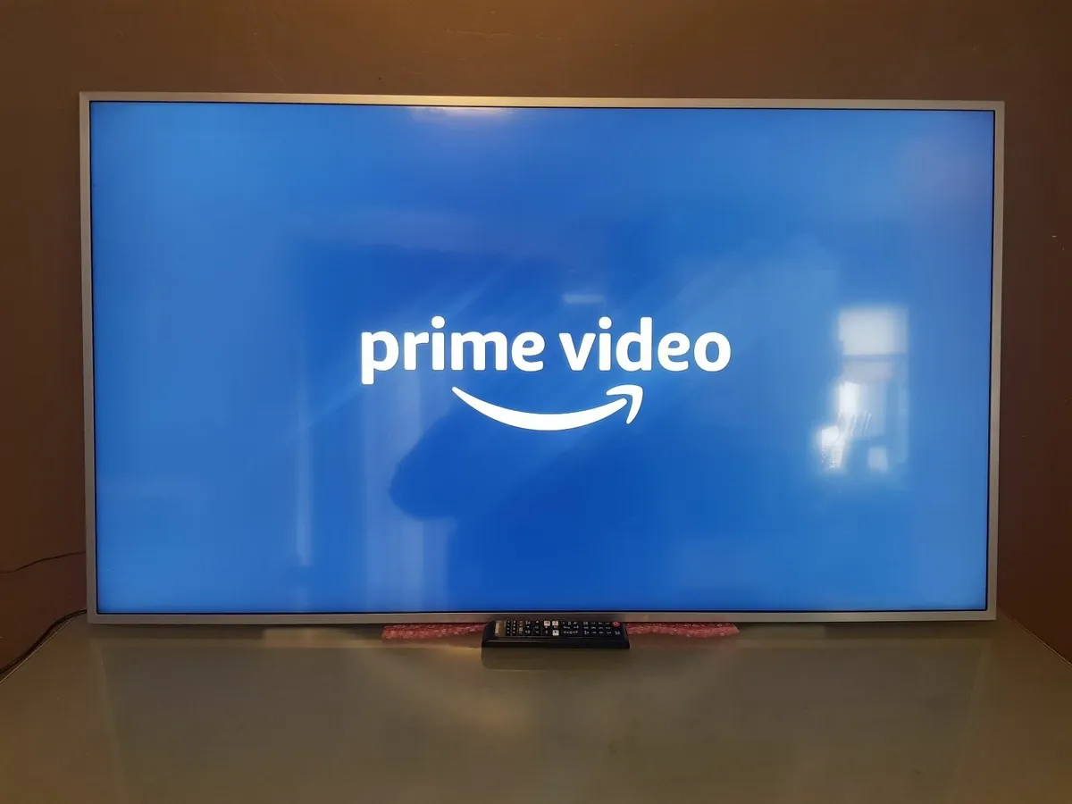 43" Samsung 4K Certified Ultra HD HDR Smart LED TV - Image 3
