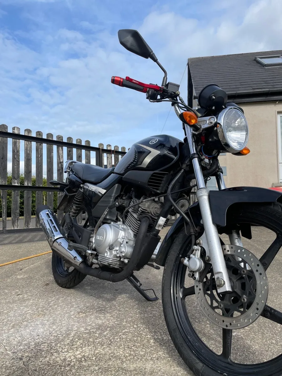 YAMAHA YBR125 2010 - Image 3