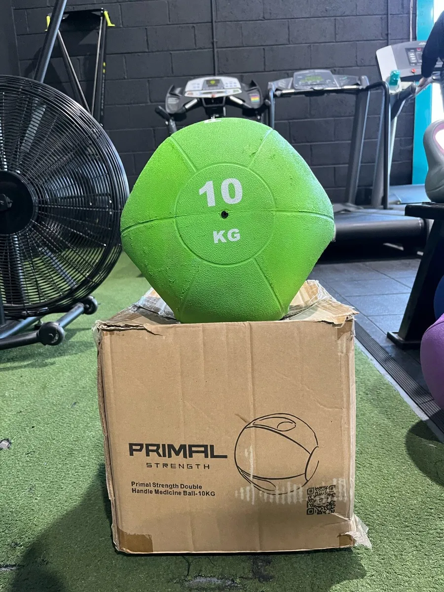 10kg Primal Strength Double Handle Medicine Ball