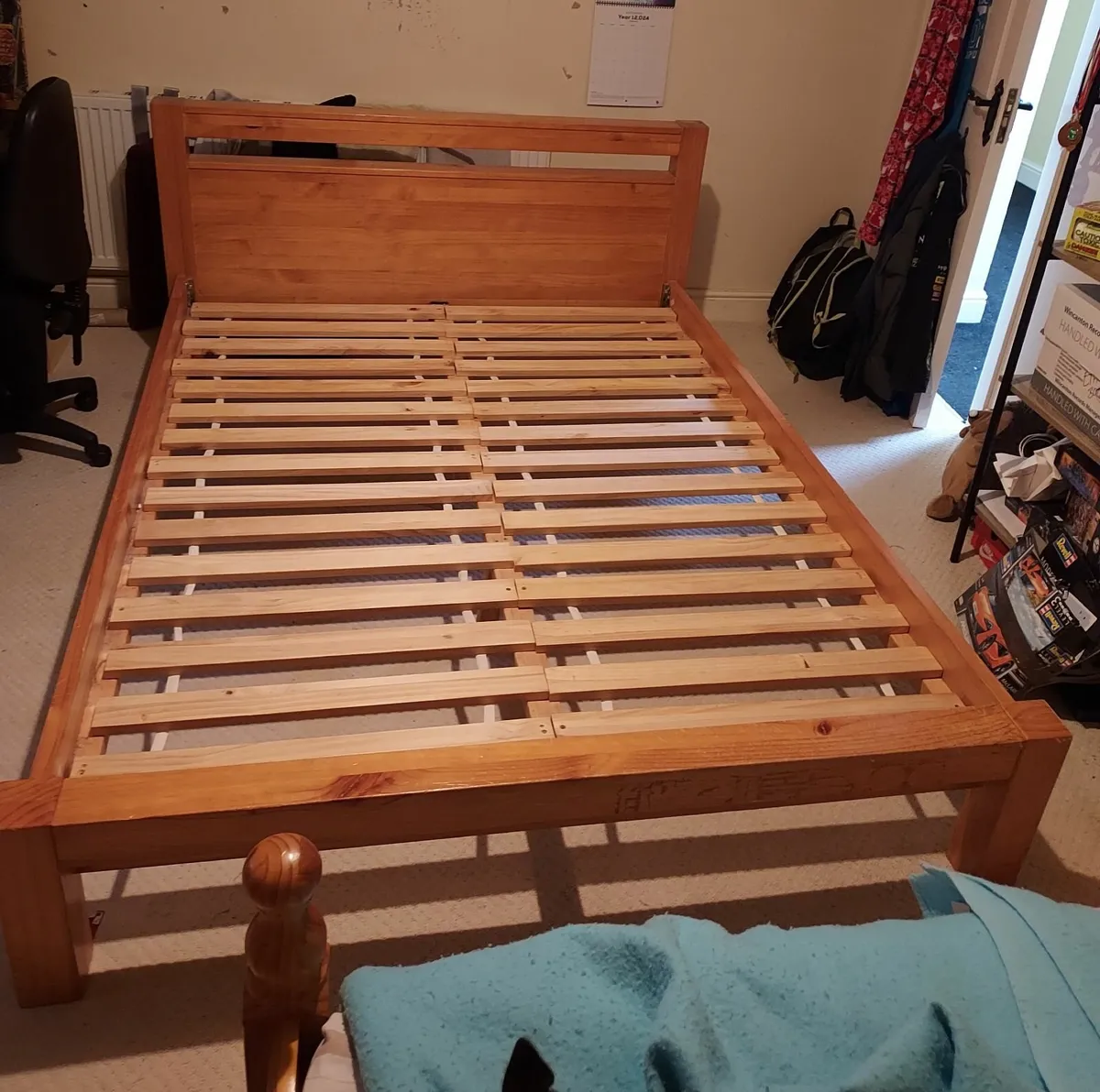 King bed frame - Image 1