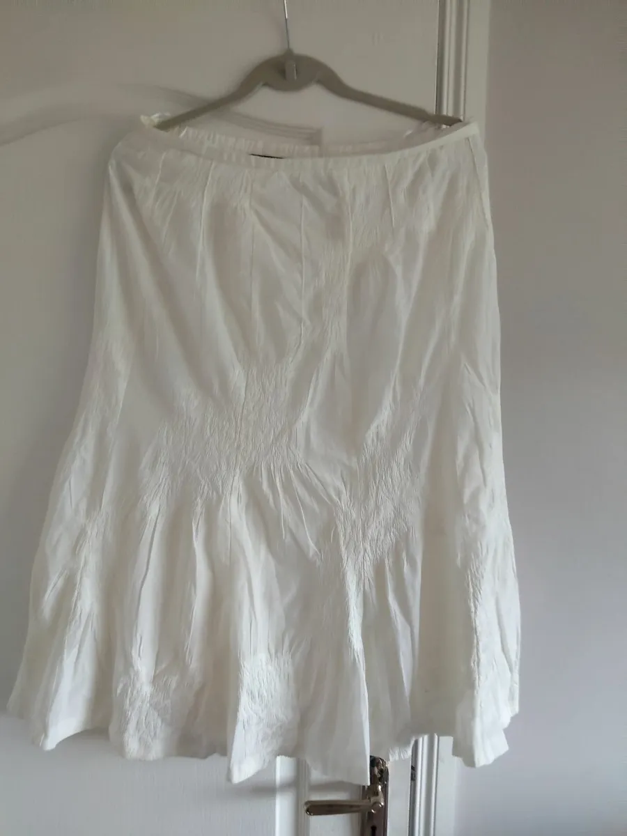 White skirt - Image 1