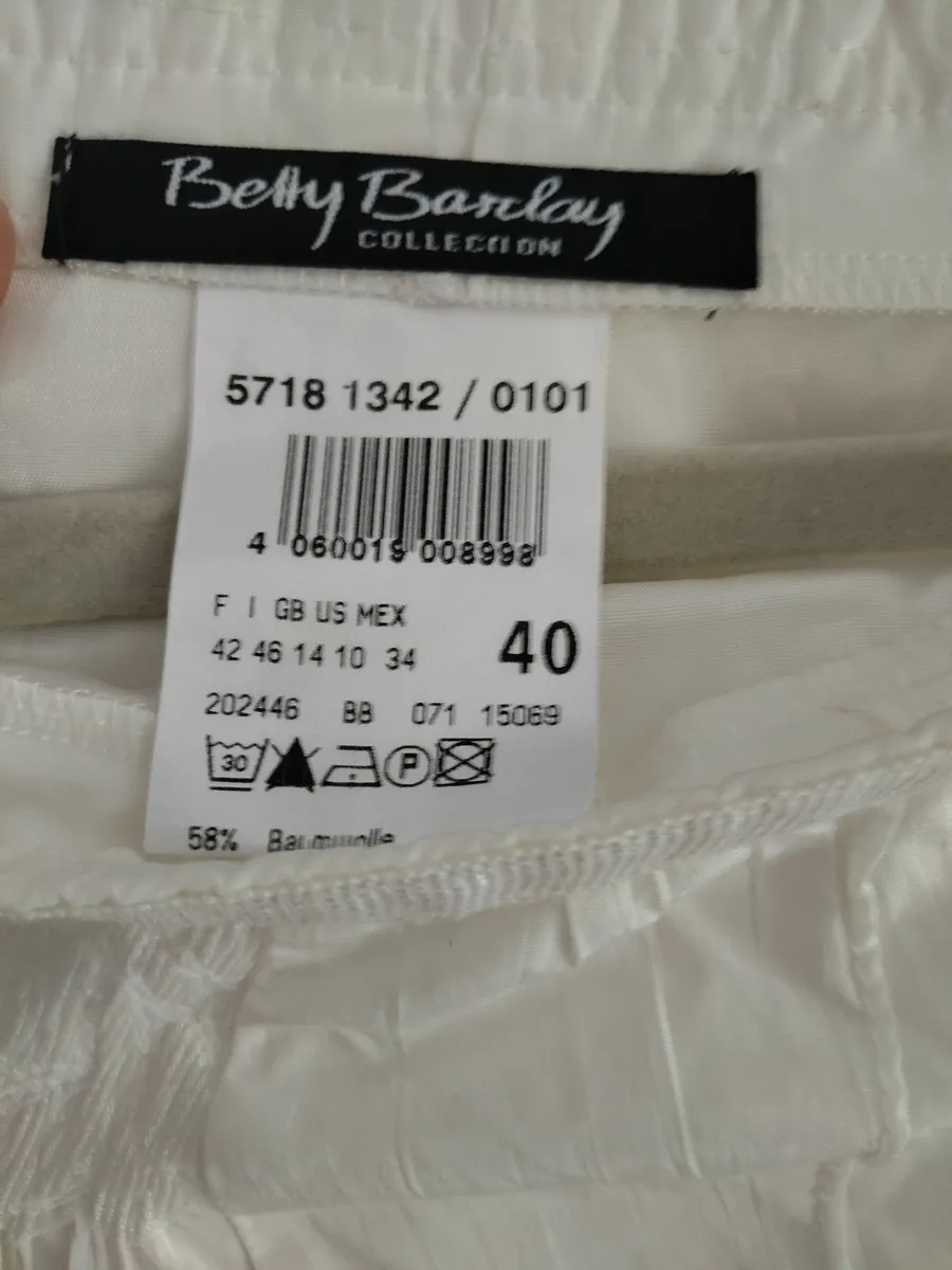 White skirt - Image 2