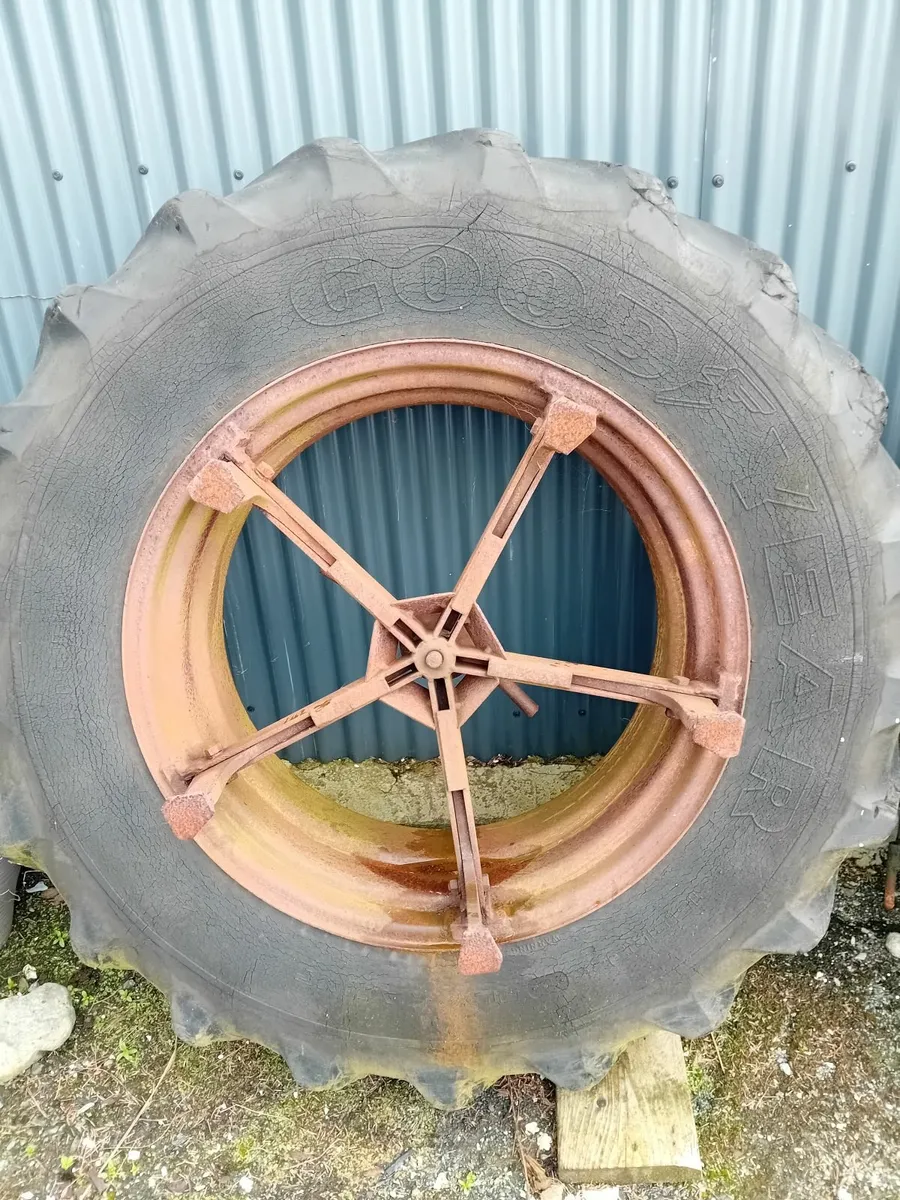 34 daul wheels - Image 1