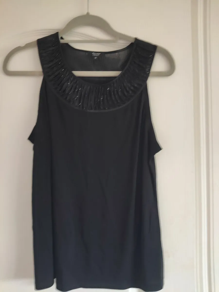 Black top - Image 2