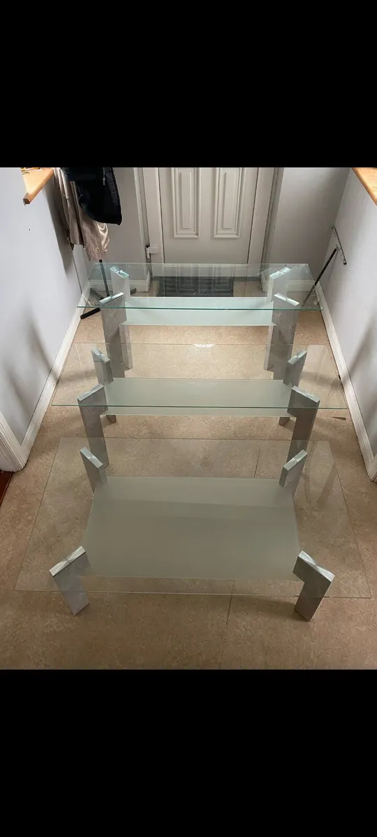 Coffee table. Tv stand. Show table - Image 2
