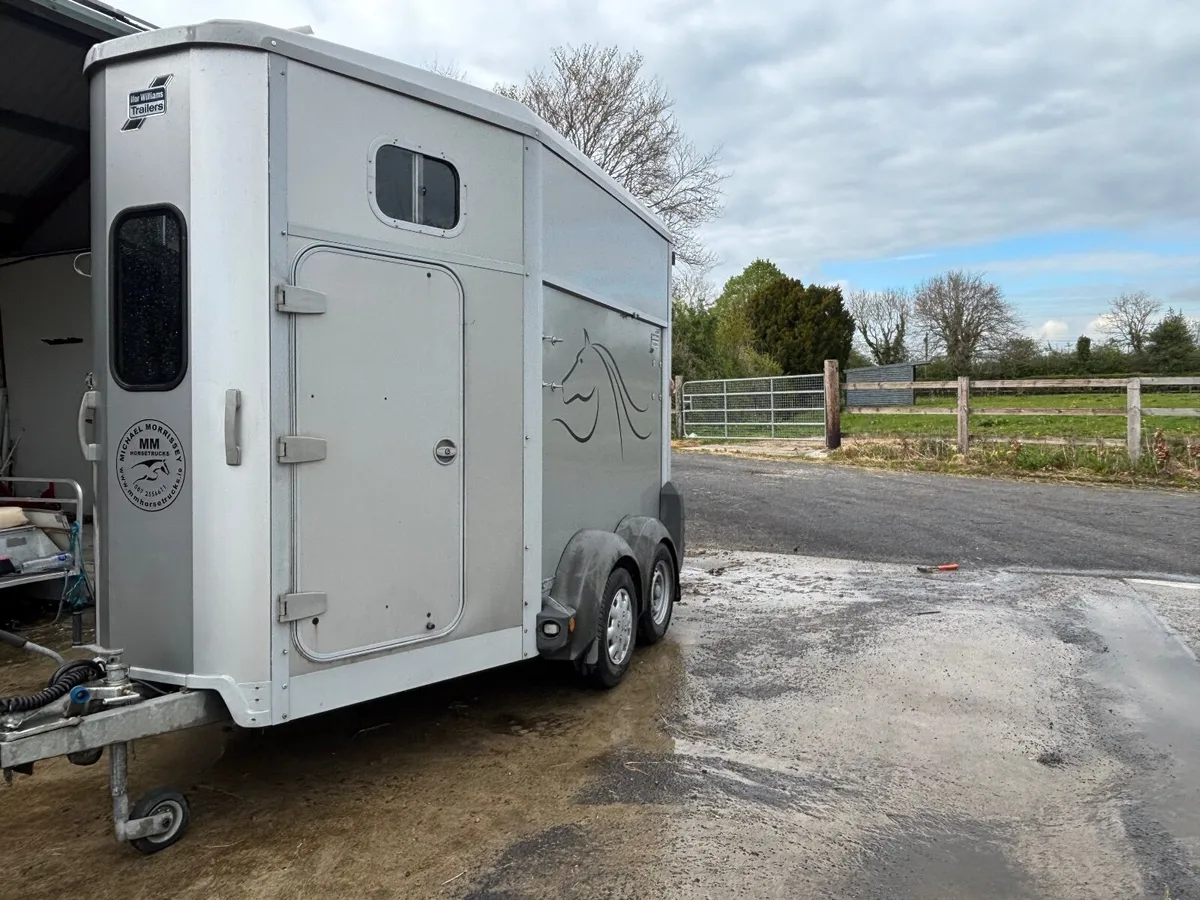 Horse Box 506 - Image 1