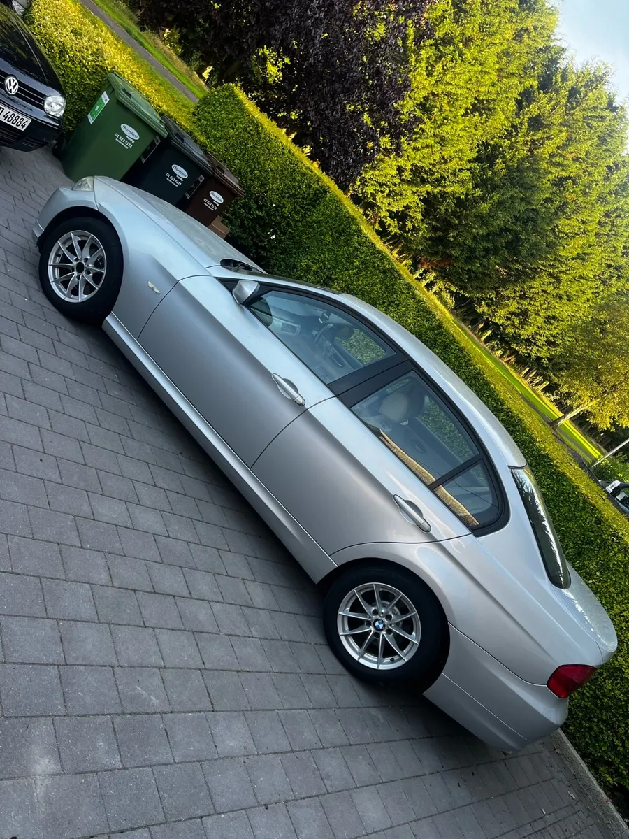 BMW e90 320d - Image 2