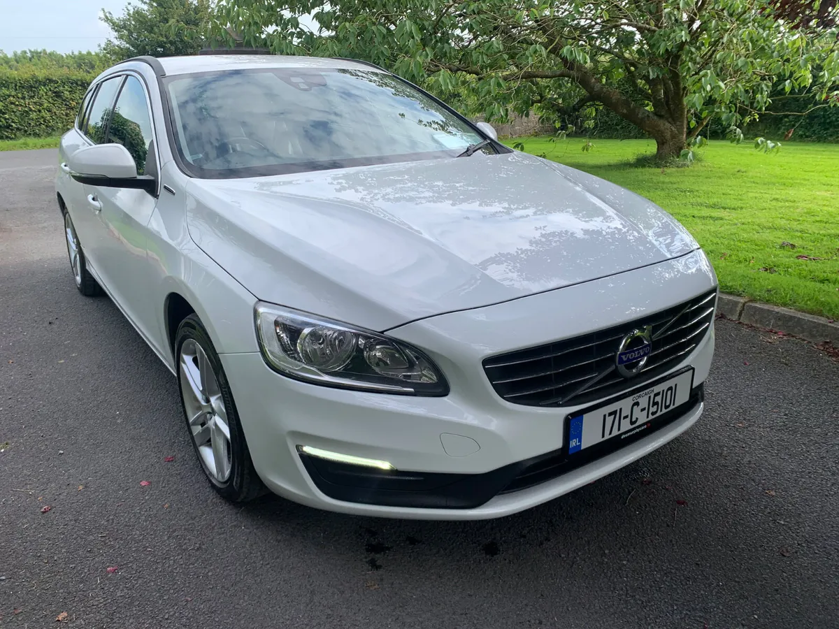 Volvo V60 2017 Diesel Hybrid - Image 2