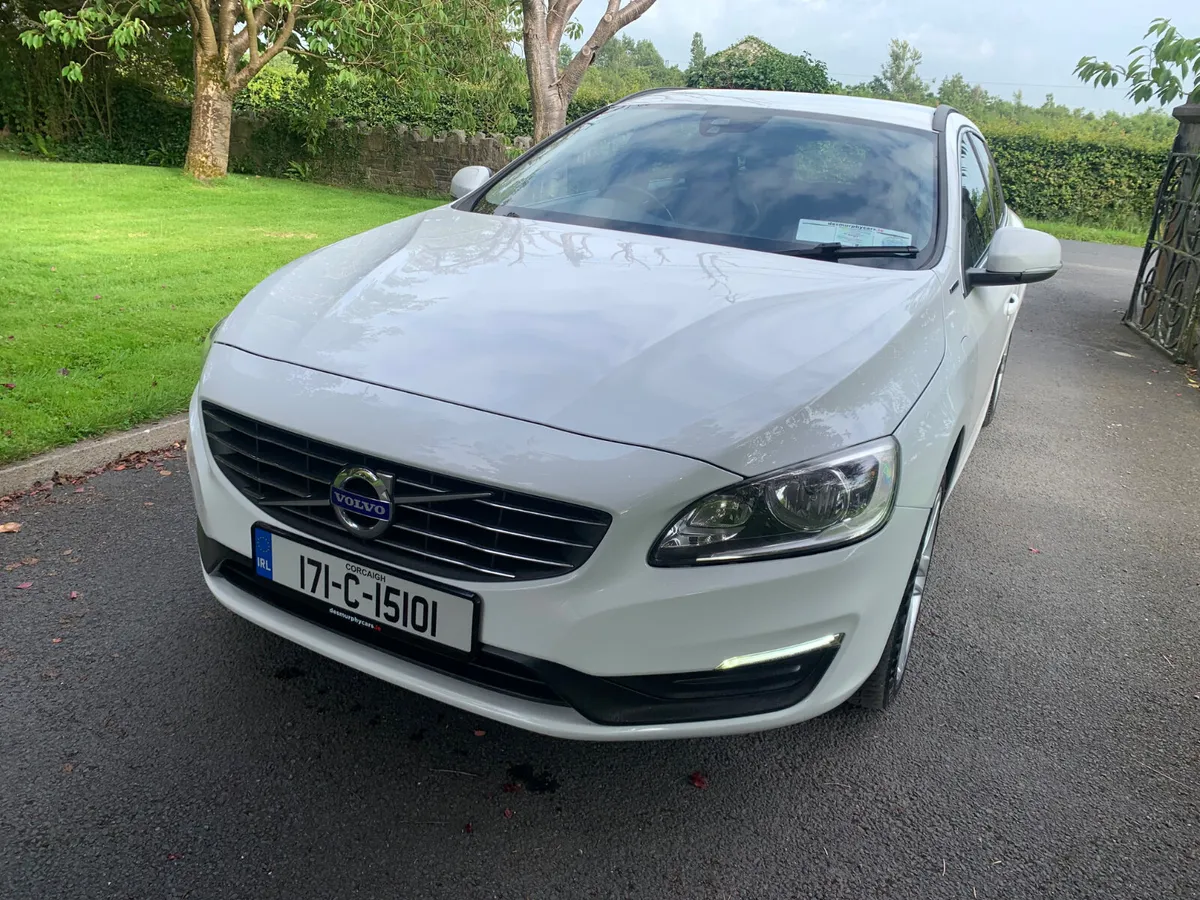 Volvo V60 2017 Diesel Hybrid - Image 3