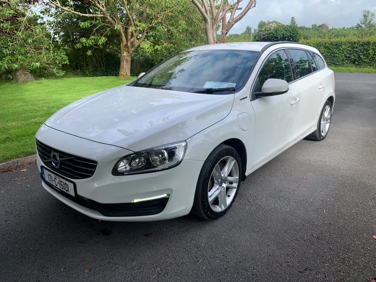 Volvo V60 2017 Diesel Hybrid - Image 4