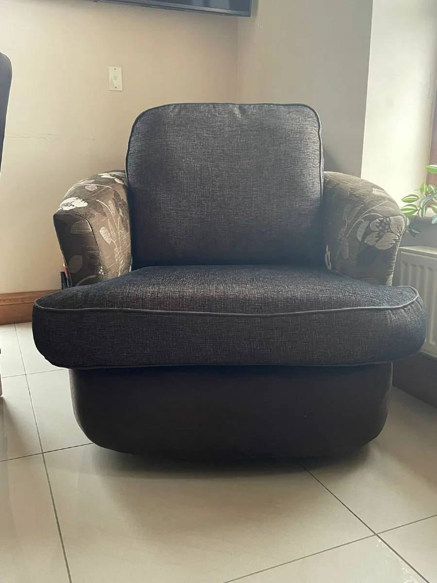 2 seater couch - Image 4