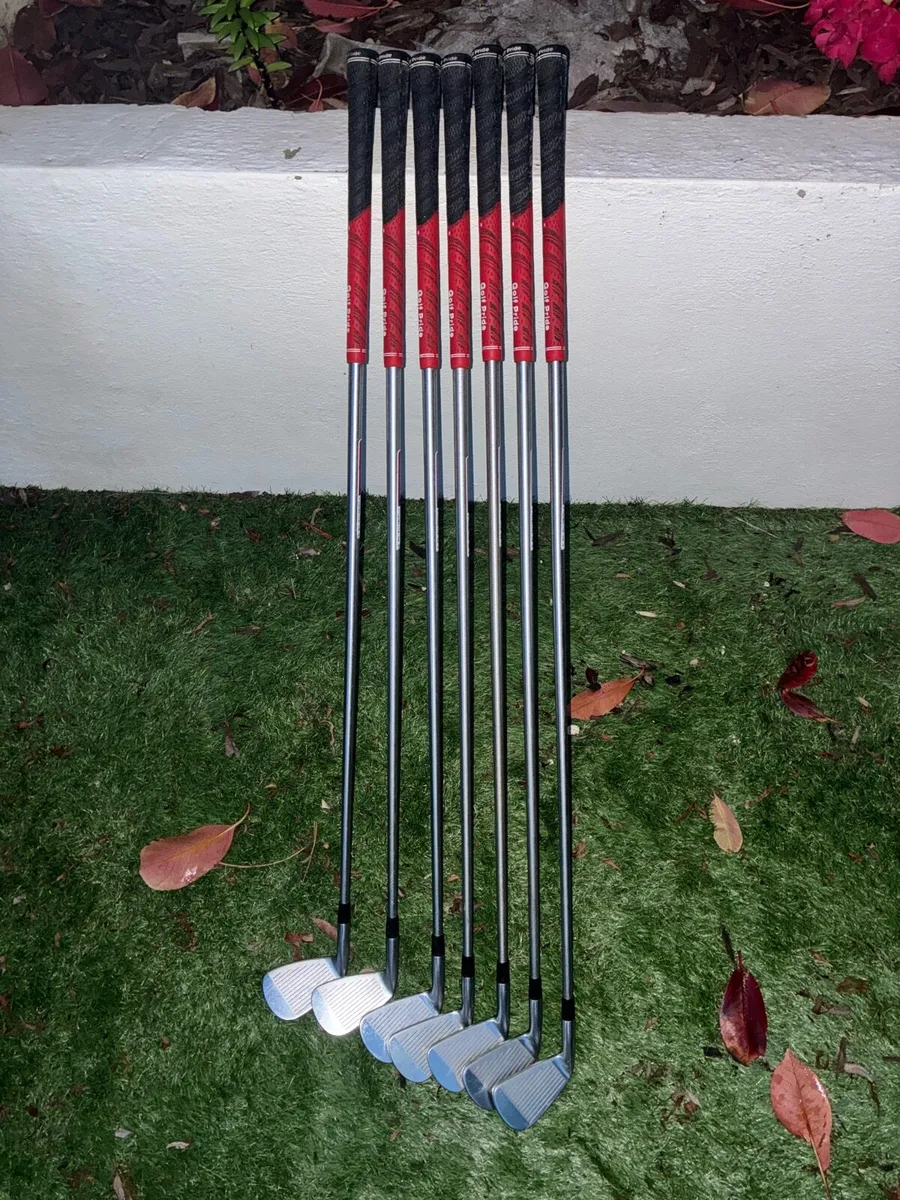 Mizuno mp18 golf irons - Image 1