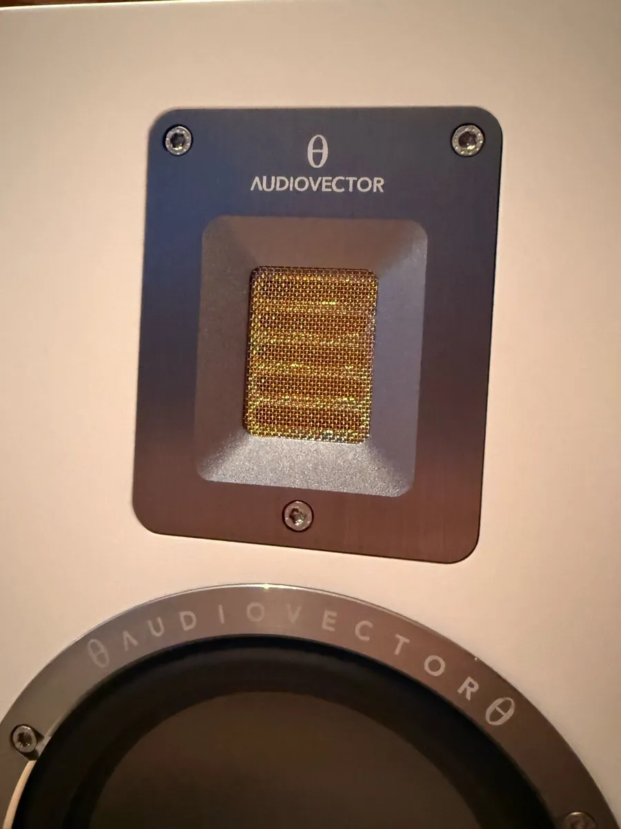 Audiovector QR 3 speakers - Image 2