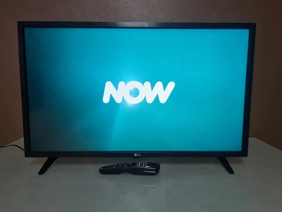 32" LG HDR Smart LED TV + Magic Remote - Image 3