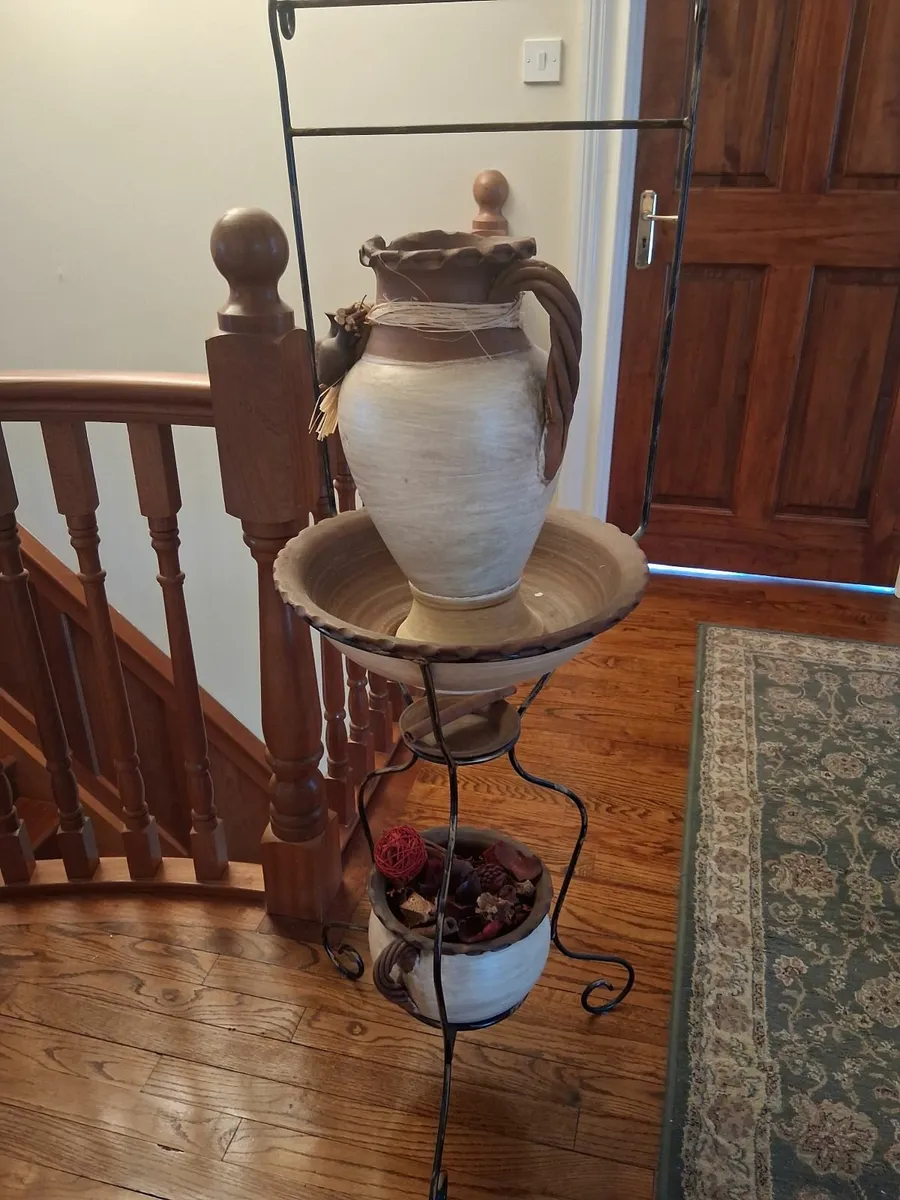 Stand with jug and basin - Image 1