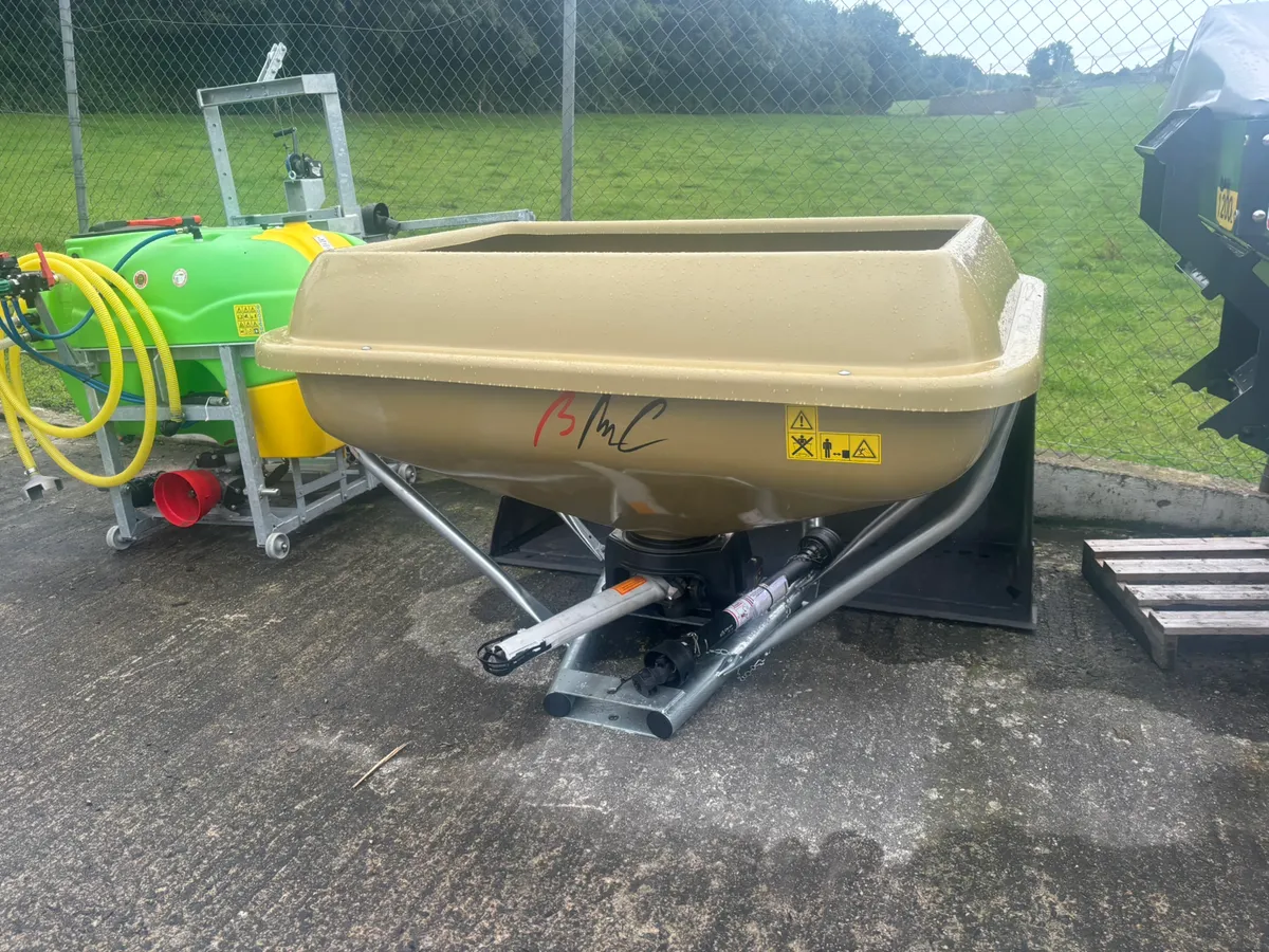 NEW BMC FERTILIZER SPREADER