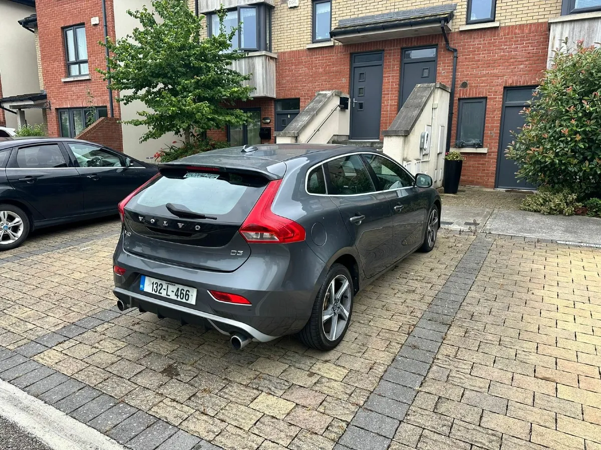 2013 VOLVO V40 2.0 D3 R-DESIGN NAV 150HP - Image 3