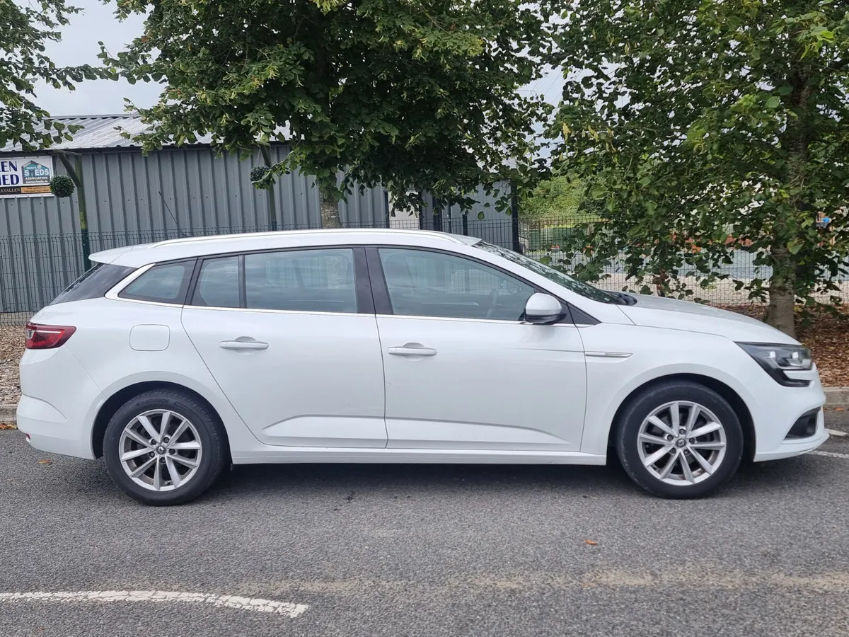 172 Renault Megane 1.5 DIESEL NCT 07/27 €52 PER WK - Image 4