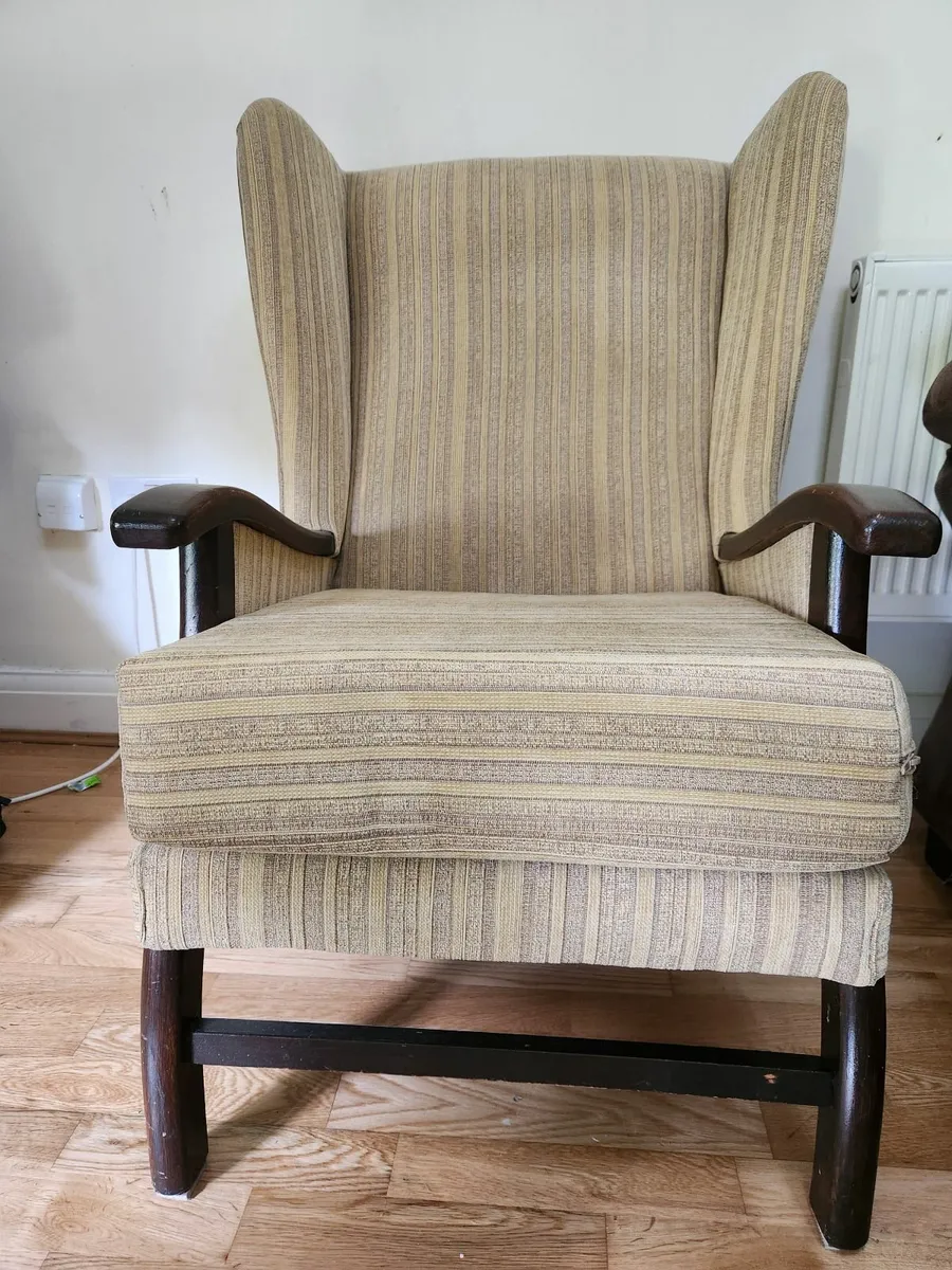 2 wingback chairs - Image 2
