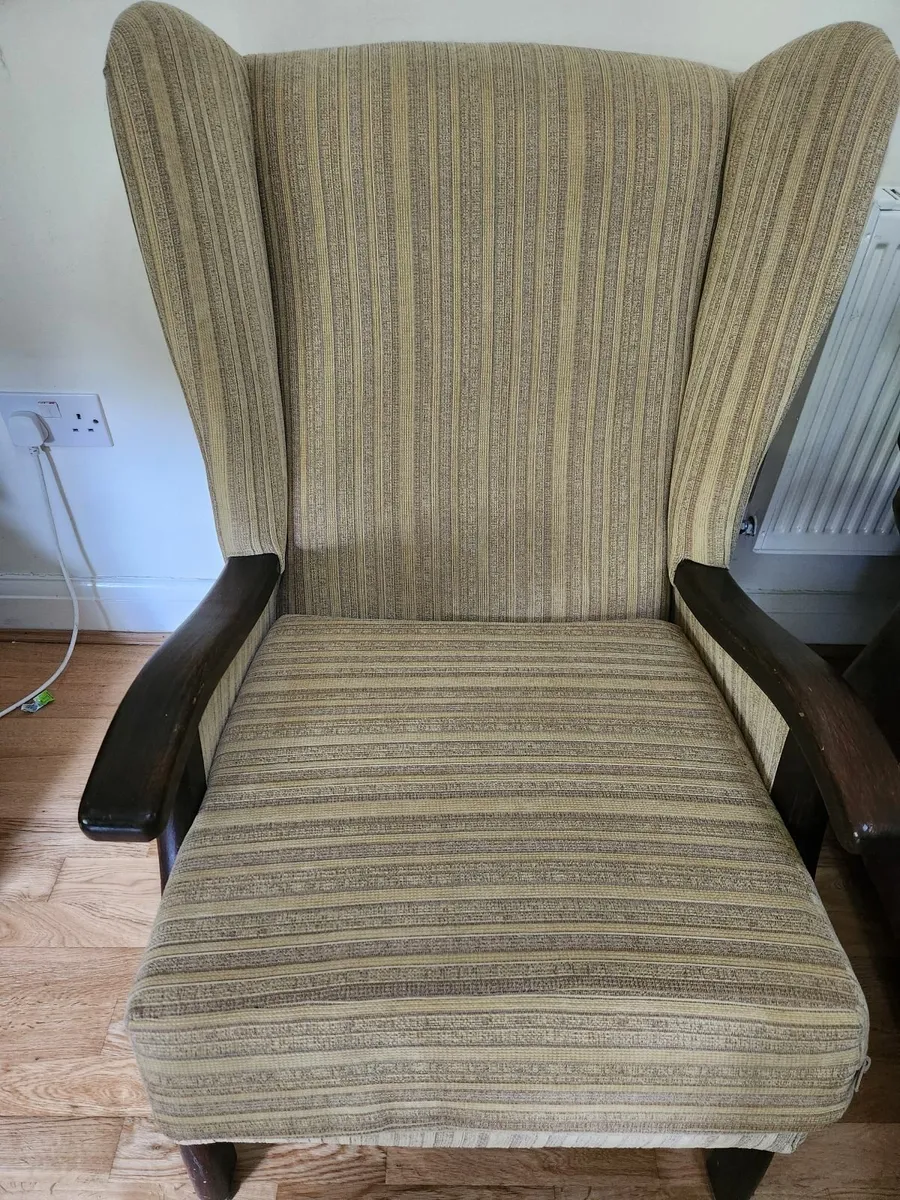 2 wingback chairs - Image 3