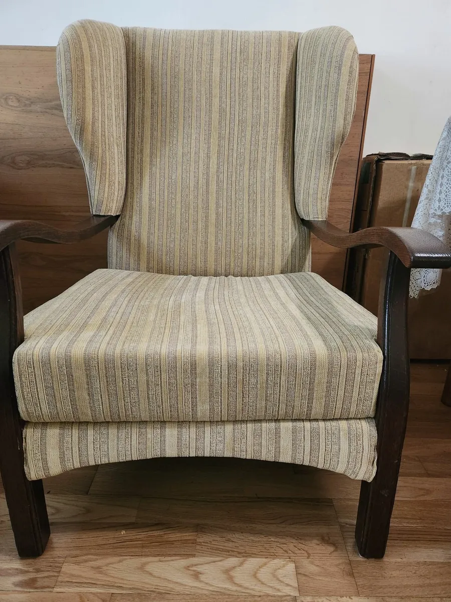 2 wingback chairs - Image 4