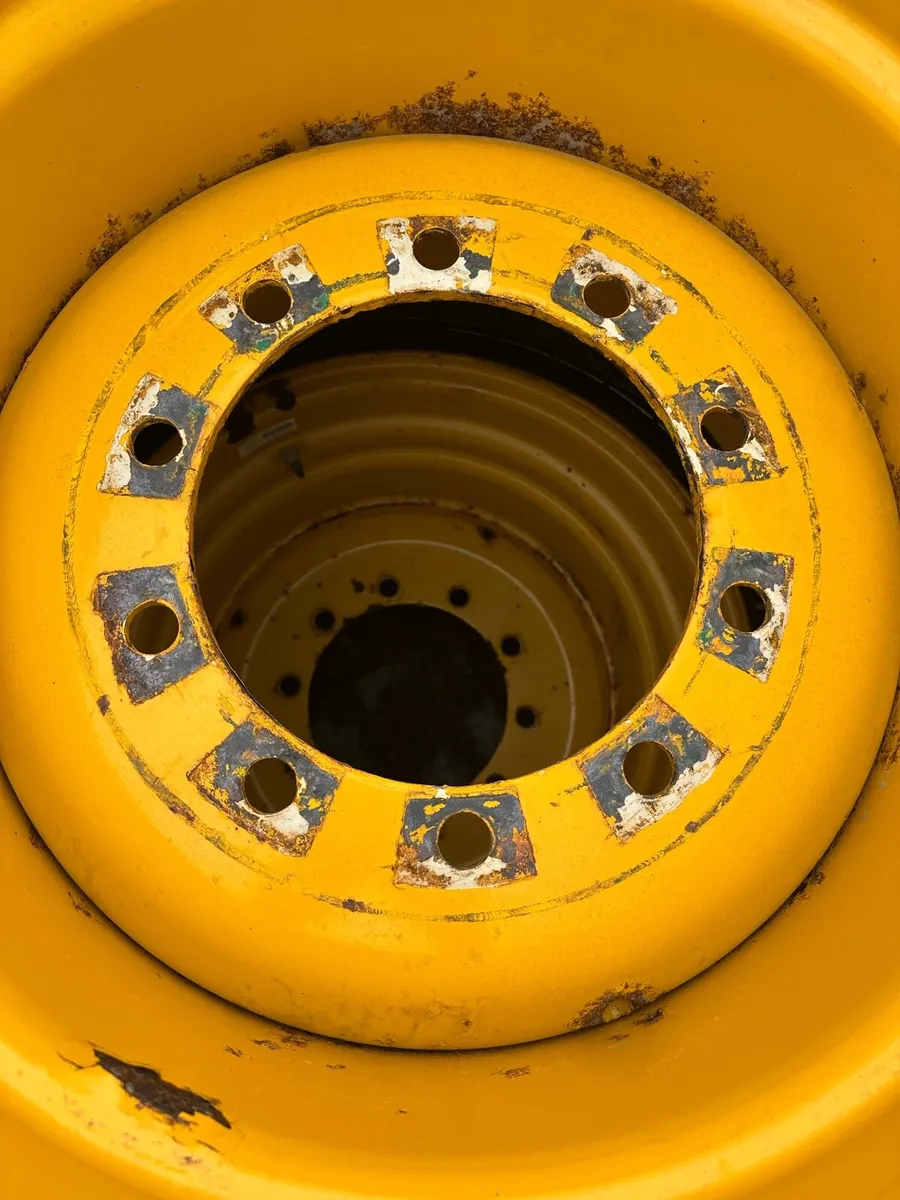 28.1 R26 Slurry Tanker Wheels - Image 3