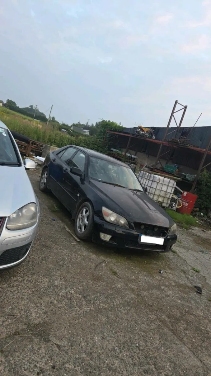 Is200 - Image 2