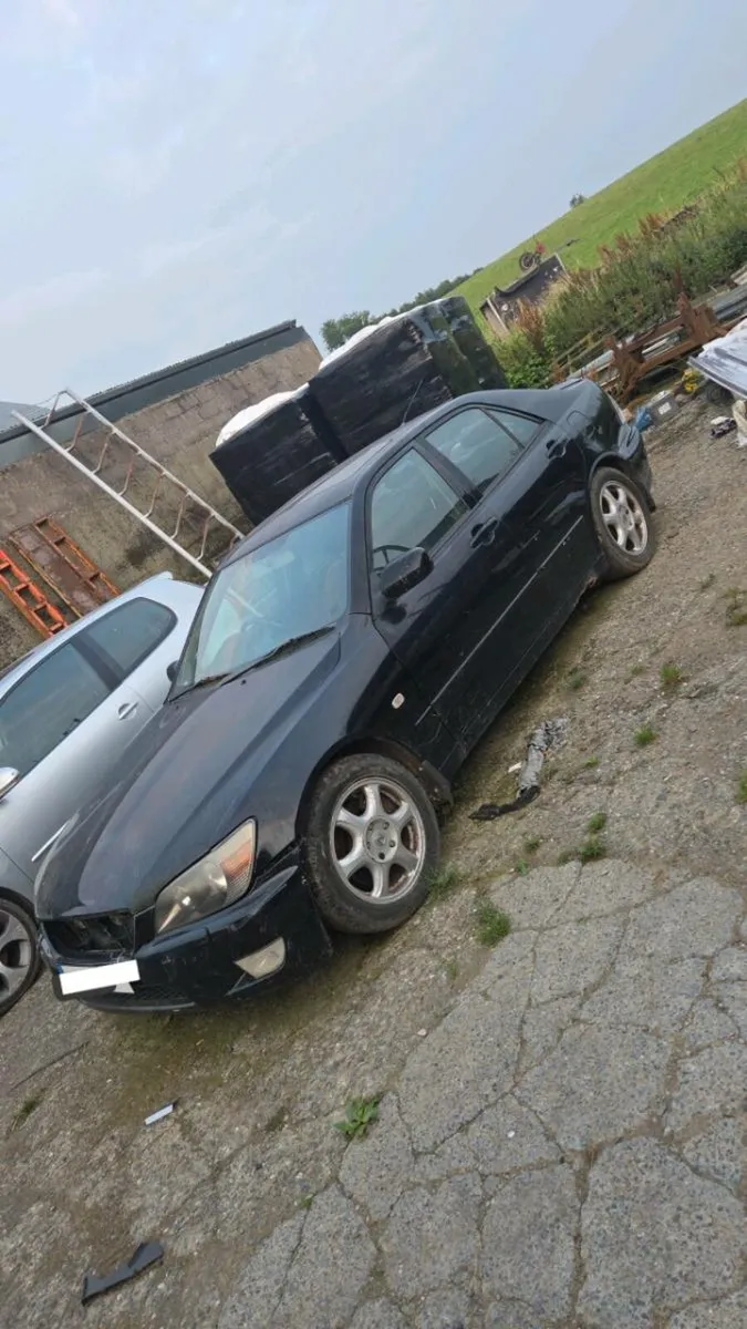 Is200 - Image 3
