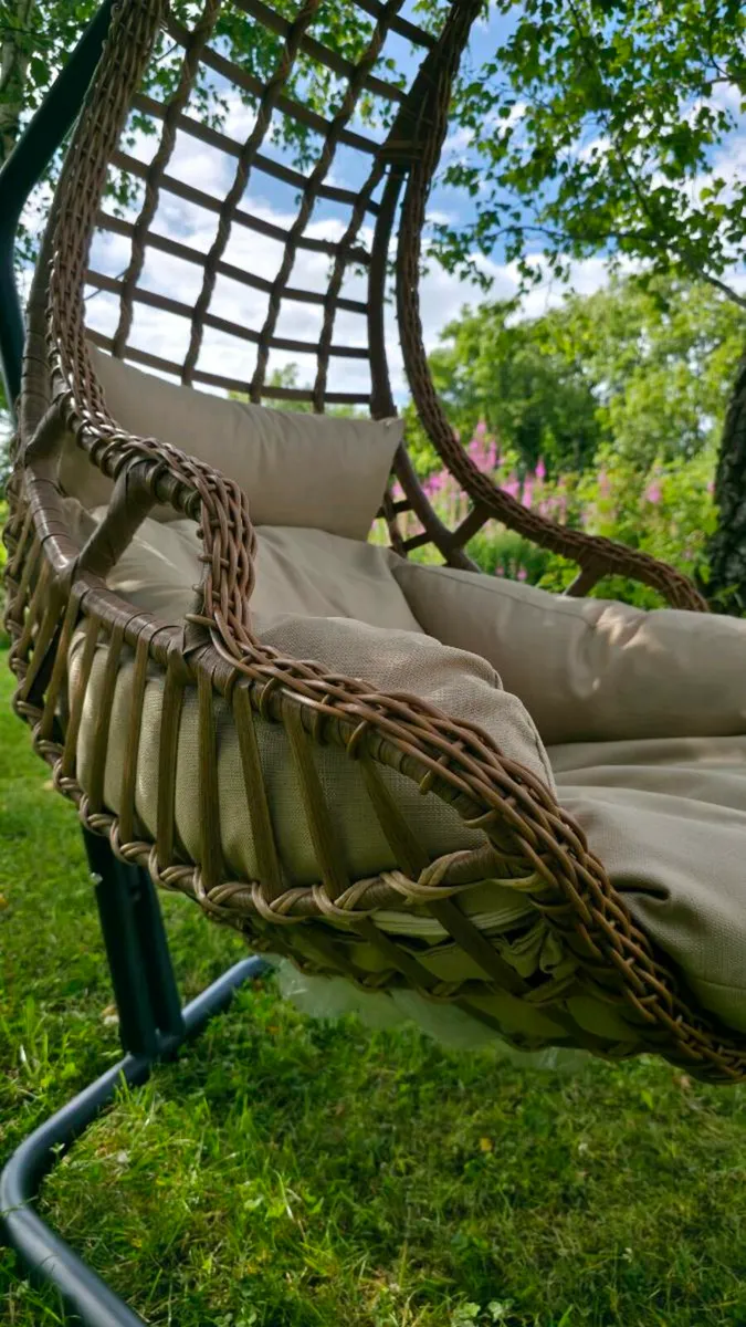 Egg chair swing chair  brand new - Image 3