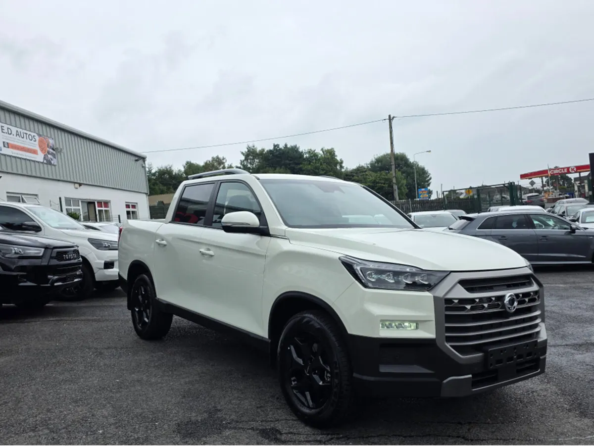 KGM Musso 2.2 PICK UP 5 SEATER COMMERCIAL 4WD 200 - Image 3