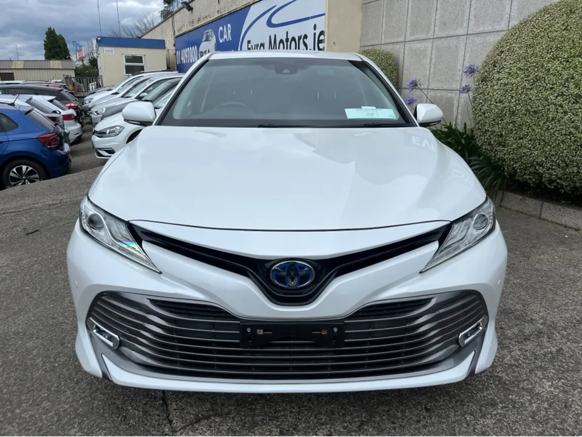 Toyota Camry G AUTOMATIC HYBRID 2.5 PETROL //LOW M - Image 2