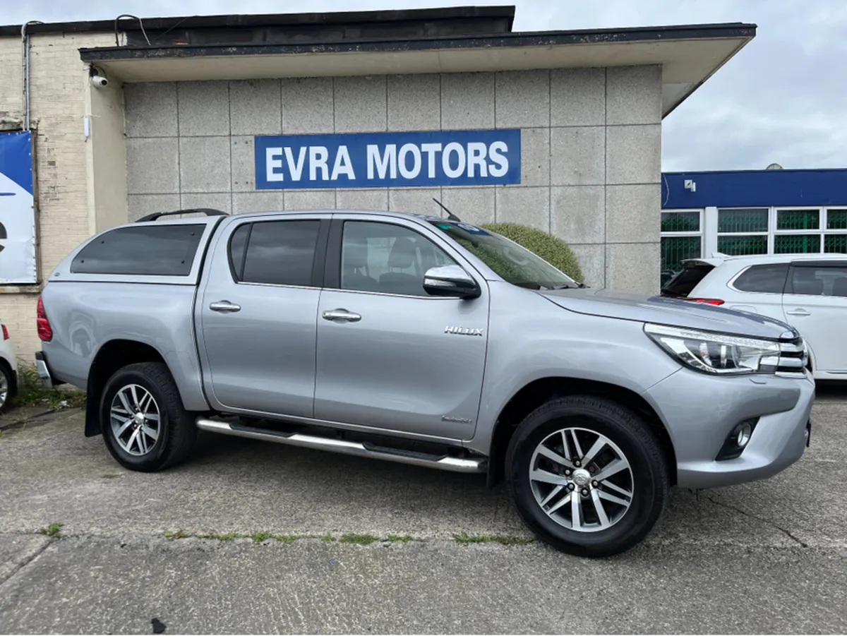 Toyota Hilux 2.4 D-4D INVINCIBLE AWD //NO VAT// - Image 3