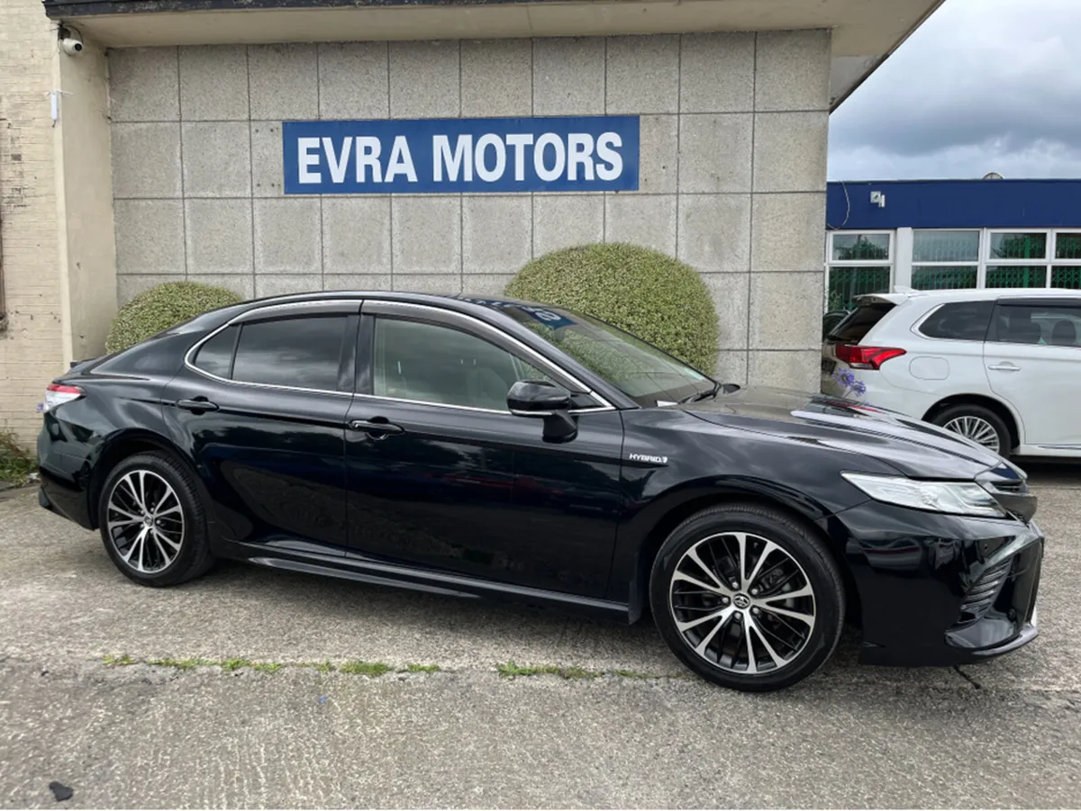 Toyota Camry WS HYBRID AUTOMATIC 2.5 PETROL //HIGH - Image 3