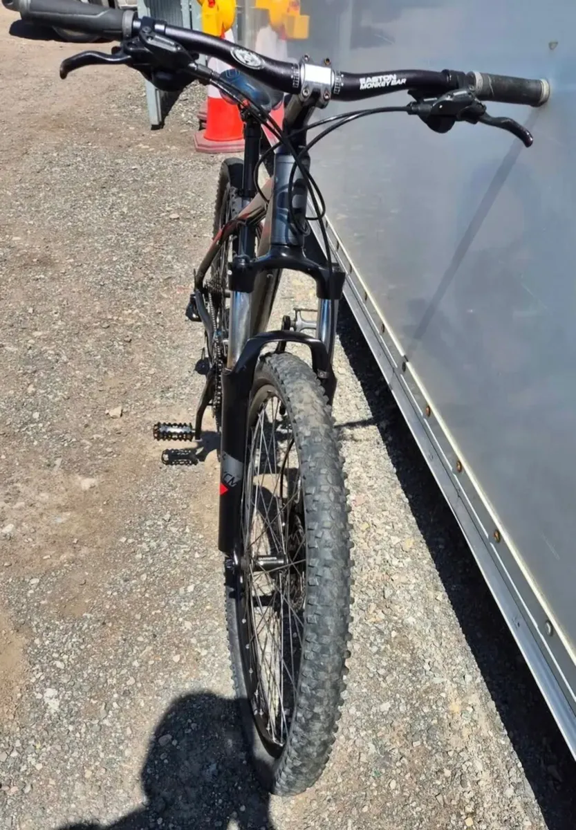 Adults Cube aim hybrid bike 18"  Frame  29inch - Image 3