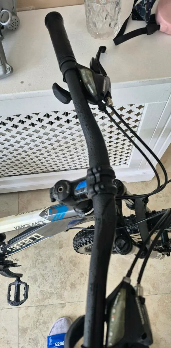 Adults carrera vengeance limited edition bike 18" - Image 3