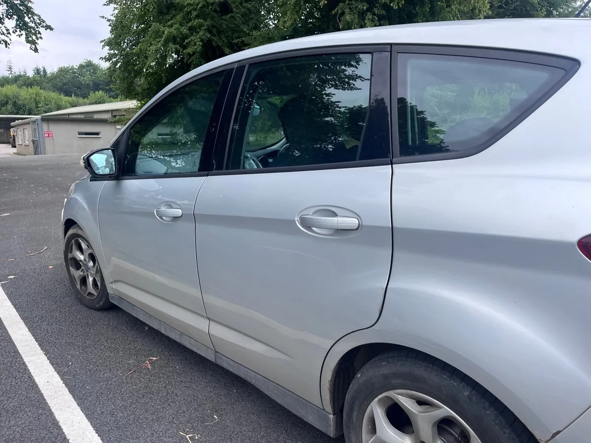 Ford C-Max 2011 - Image 1