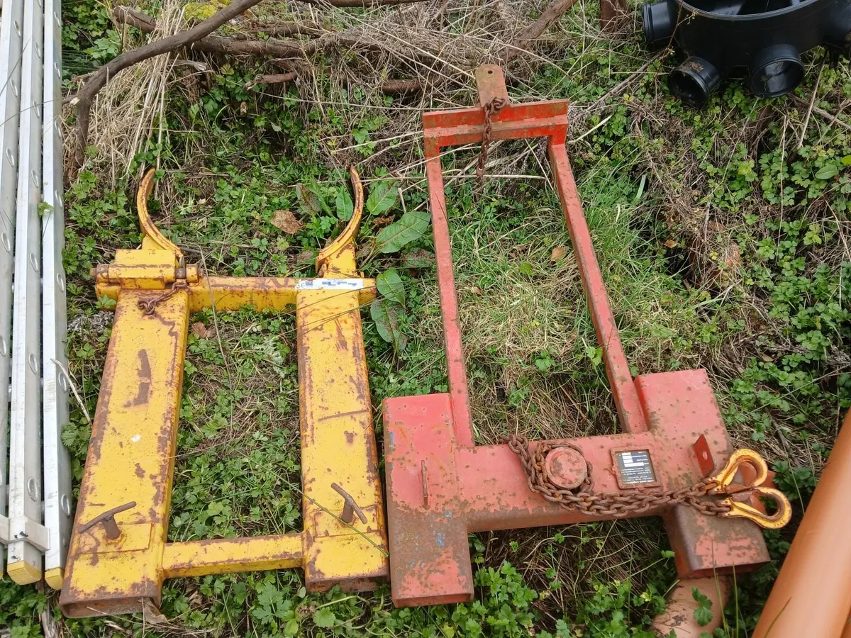 Forklift attachment drum barrell lifter - Image 3