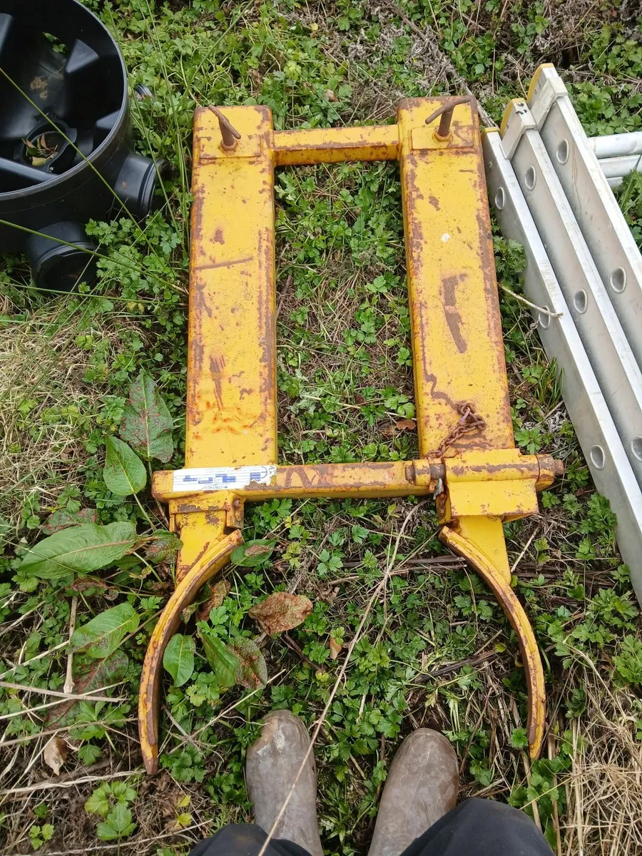 Forklift attachment drum barrell lifter - Image 4