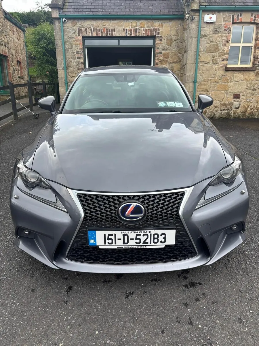 Lexus IS 2015 - Image 1