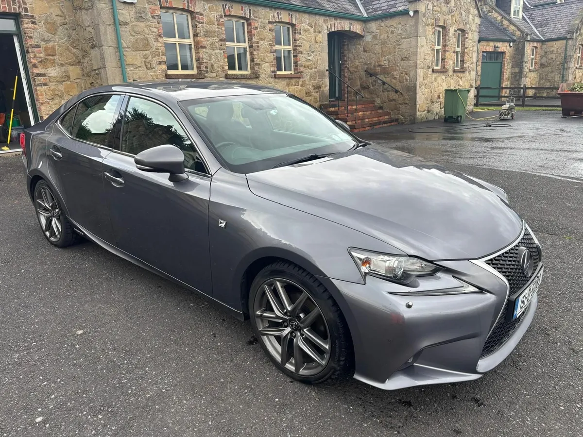 Lexus IS 2015 - Image 3