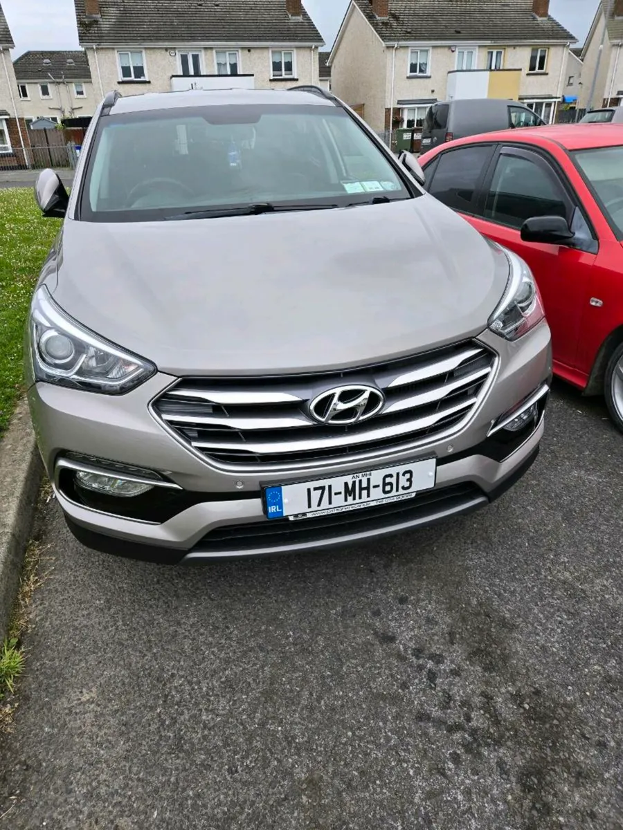 Hyundai Santa Fe 4WD - Image 2