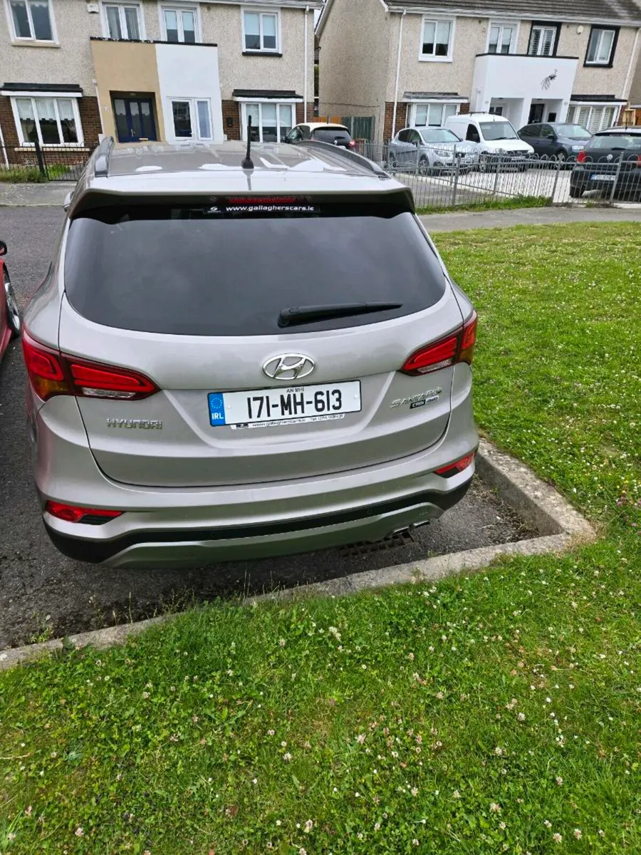 Hyundai Santa Fe 4WD - Image 4