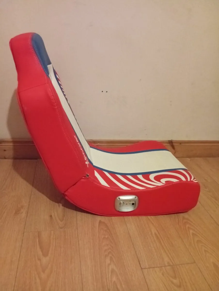 X-Rocker gaming chair - Image 1