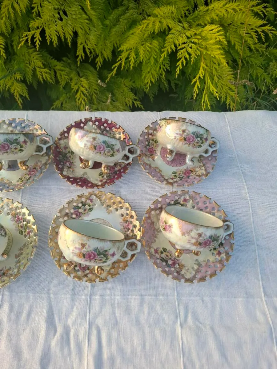 6 tea cups and saucers - Image 3