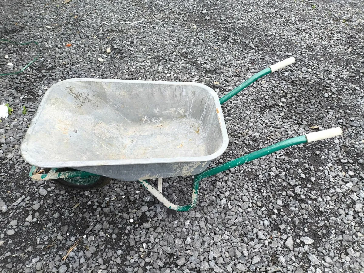 Heavy-Duty Wheelbarrows  galvanised steel tray - Image 3