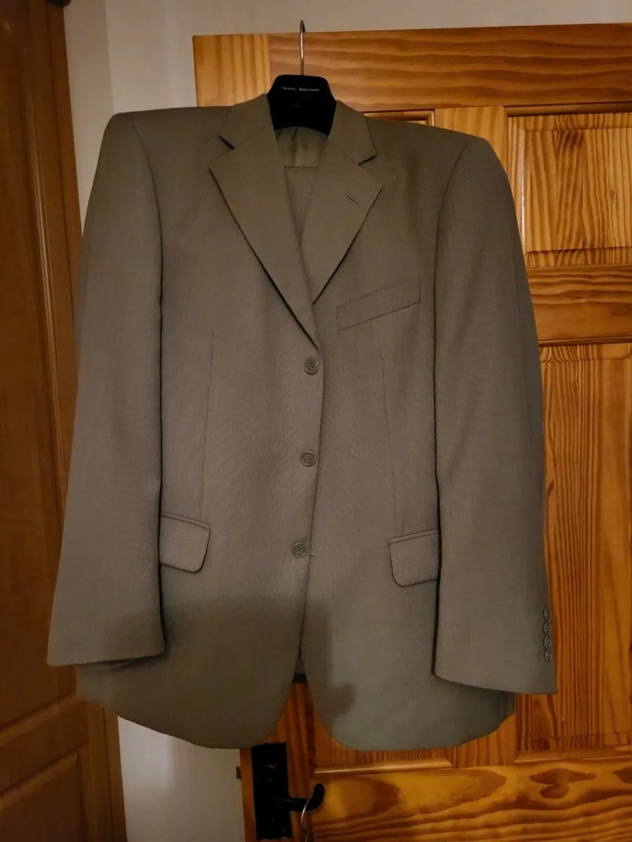 DANIEL GRAHAME MENS 2PIECE  SUIT - Image 1