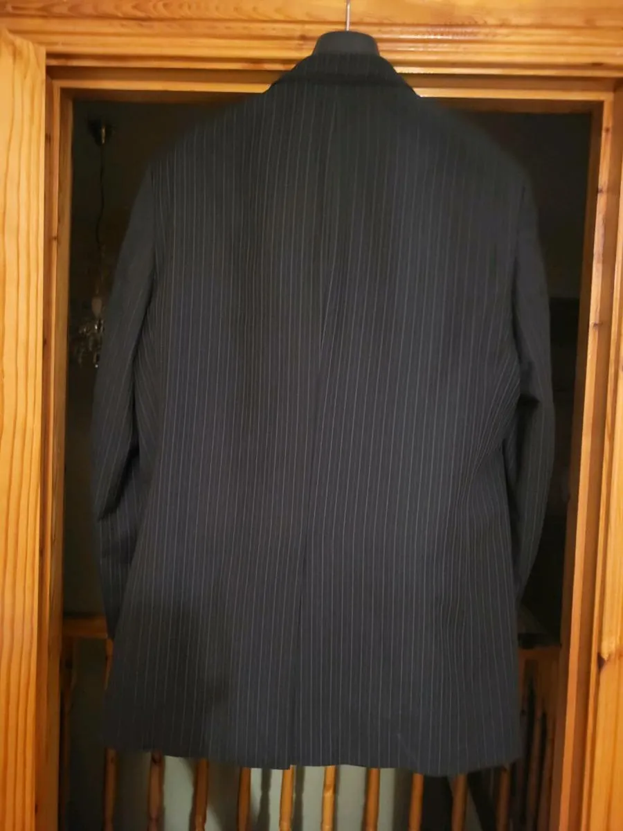 MARKS AND SPENCER MENS 2PIECE SUIT - Image 2