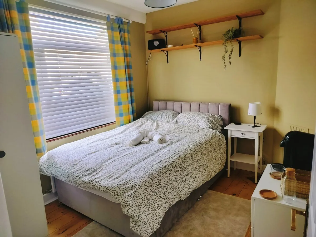 Double divan bed and mattress - Image 1