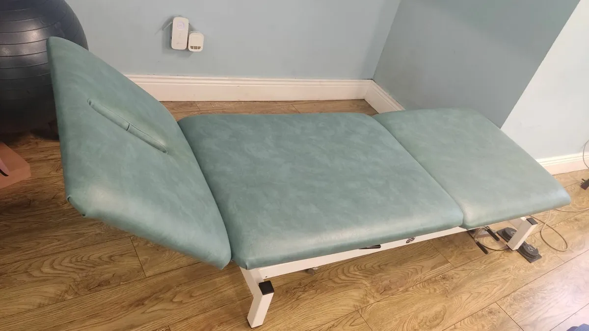 Electric massage table - Image 1