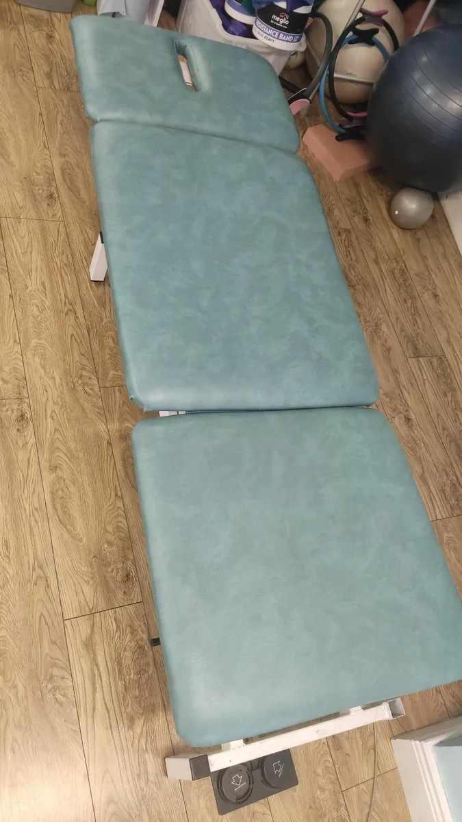 Electric massage table - Image 2